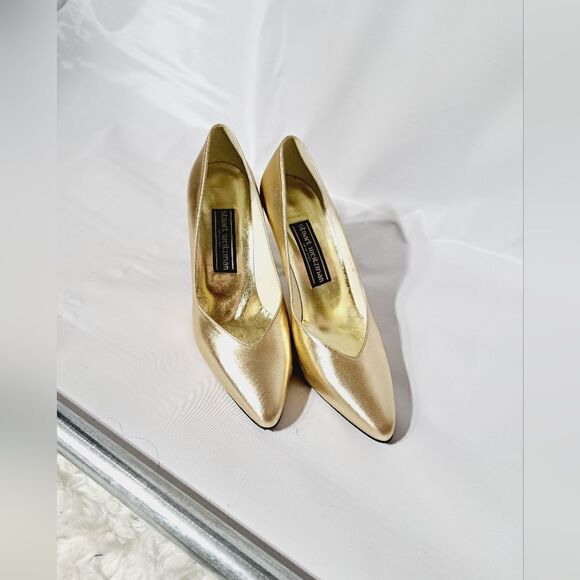 Stuart Weitzman   - Picture 7 of 11